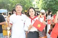 4h sáng, hàng trăm người dân háo hức chờ 'xuyên không' về thời khắc thiêng liêng