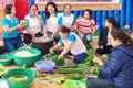 Bánh chưng, bánh tét tham gia gắn chặt tình đoàn kết