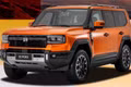 Mẫu SUV được lắp "chân vịt" để bơi hồ, lội sông