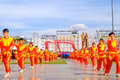 Võ Việt nối những vòng tay
