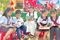 Chạm vào sách