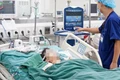 Uống nhầm thuốc diệt chuột treo trong nhà vệ sinh, bé gái 10 tuổi nguy kịch