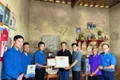 Truy tặng Huy hiệu Tuổi trẻ dũng cảm cho thanh niên cứu 4 học sinh đuối nước