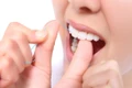 Thử nghiệm thành công tiêm chủng vắc xin bằng tăm chỉ nha khoa
