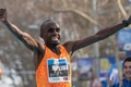 Jacob Kiplimo phá sâu kỷ lục bán marathon thế giới, bước nhảy vĩ đại trong lịch sử