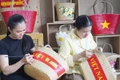 Sản phẩm thủ công rực sắc màu hướng về Quốc khánh