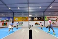 Social pickleball hút người chơi phố núi