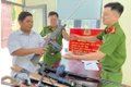 Người dân tự giác giao nộp vũ khí, vật liệu nổ