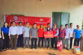 Bàn giao nhà cho ông Siu A (làng Krai). Ảnh: Đinh Yến