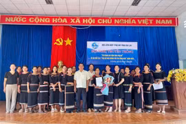 Nâng cao nhận thức về "tín dụng đen" cho phụ nữ vùng biên giới Đức Cơ