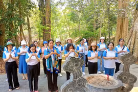 Hội Liên hiệp phụ nữ tỉnh Gia Lai tổ chức hành trình về nguồn 