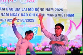 Cuộc thi còn là nơi người làm báo thể hiện tâm hồn nghệ sĩ. Ảnh: Minh Châu