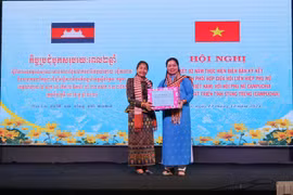 Hội Phụ nữ 2 tỉnh Gia Lai và Stung Treng sơ kết 2 năm ký kết chương trình phối hợp