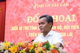 Bí thư Tỉnh ủy Gia Lai Hồ Văn Niên đối thoại với phụ nữ 