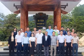 Ủy ban Kiểm tra Tỉnh ủy dâng hoa, dâng hương tại Bia di tích Ban Kiểm tra Tỉnh ủy Gia Lai