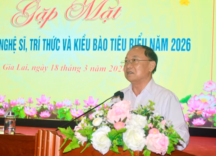 dong-chi-thai-dai-ngoc-uy-vien-ban-chap-hanh-trung-uong-dang-bi-thu-tinh-uy-phat-bieu-tai-buoi-gap-mat-anh-p.jpg