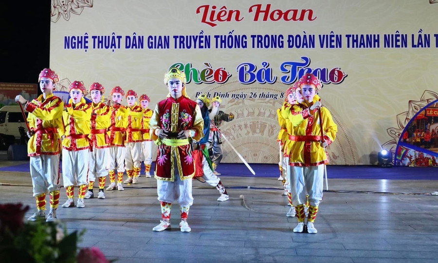 Thông qua liên hoan, thế hệ trẻ có cơ hội chung tay bảo tồn và phát huy di sản văn hóa phi vật thể đặc sắc của địa phương. Ảnh: Oanh Nguyễn thong-qua-lien-hoan-the-he-tre-co-co-hoi-chung-tay-bao-ton-va-phat-huy-di-san-van-hoa-phi-vat-the-dac-sac-cua-dia-phuong.jpg