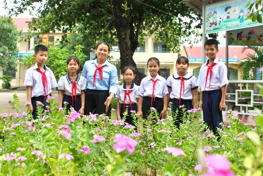 Nhiều hoạt động Đội được cô Lê Thị Tưởng triển khai giúp học sinh rèn luyện kỹ năng sống. Ảnh: M.N 1ir16sbv9-5590ci.jpg