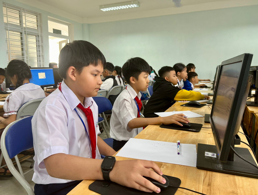 Các thí sinh tham gia thi bảng A. Ảnh: P.L fd126e0b81a133ff6ab0.jpg