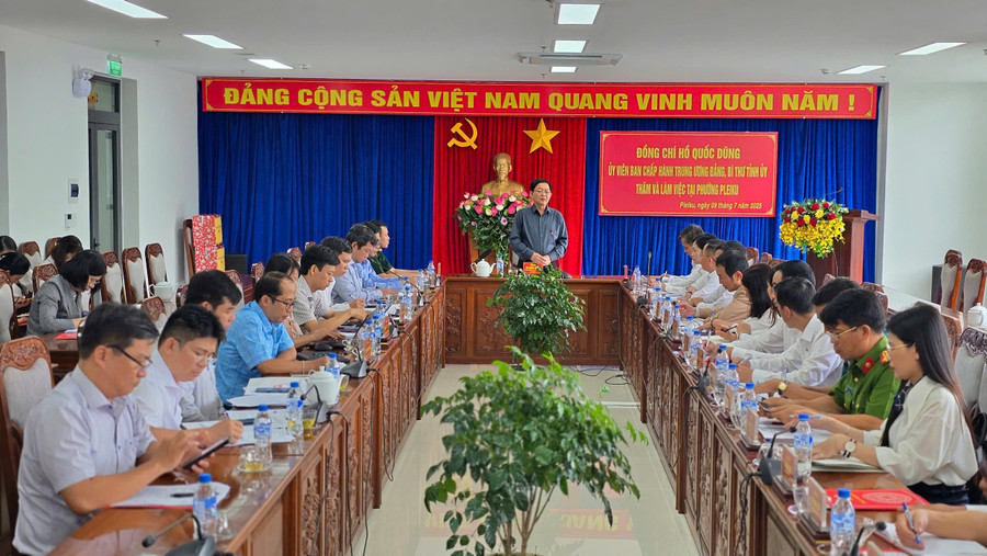 Quang cảnh buổi làm việc tại phường Pleiku. Ảnh: A.H img-4375.jpg