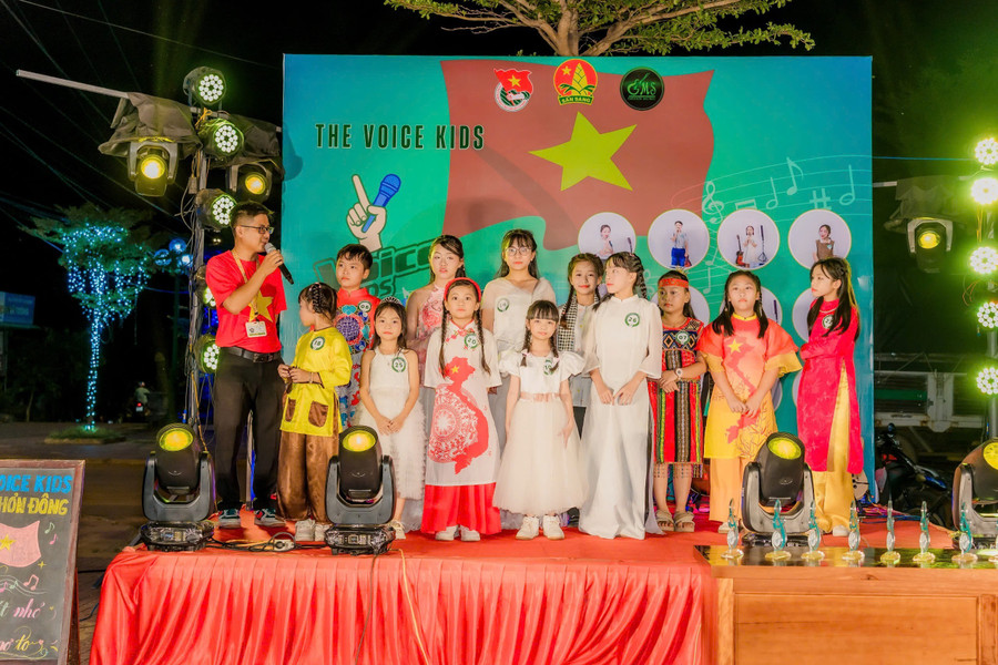 12 thí sinh xuất sắc nhất tham gia vòng chung kết. Ảnh: Ngọc Bích img-6283.jpg