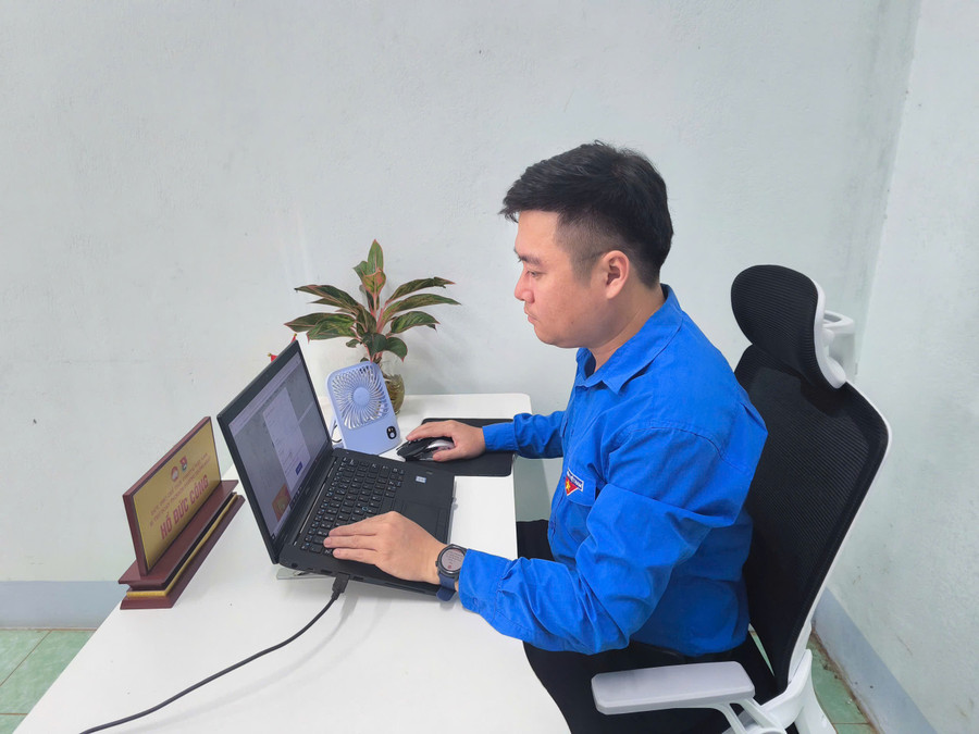 Anh Hồ Đức Công-Bí thư Đoàn phường Thống Nhất tham gia vòng loại hội thi theo hình thức trực tuyến. Ảnh: M.N anh-ho-duc-cong.jpg