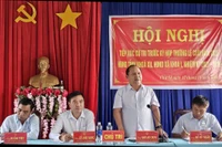 Đại biểu HĐND tỉnh và xã tiếp xúc cử tri xã Chư Sê.