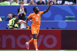 Bờ Biển Ngà lần đầu vượt vòng bảng World Cup: Nicolas Pépé lập cú đúp lịch sử