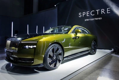 Mẫu xe điện siêu sang Rolls-Royce Spectre có giá gần 18 tỷ đồng