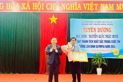 Chủ tịch UBND tỉnh Gia Lai tặng bằng khen cho em Nguyễn Quốc Nhật Minh