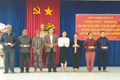 Pleiku: Trao 184 thẻ bảo hiểm y tế cho đồng bào dân tộc thiểu số khó khăn