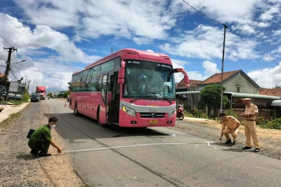 Kbang: Băng qua đường, 1 học sinh bị xe ô tô khách tông tử vong