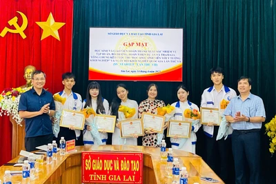 Tuyên dương học sinh, giáo viên vào chung kết “Học sinh, sinh viên với ý tưởng khởi nghiệp” lần thứ VII