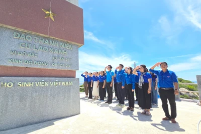 “Hành trình tuổi trẻ vì biển đảo quê hương” tại Đảo thanh niên Cù Lao Xanh