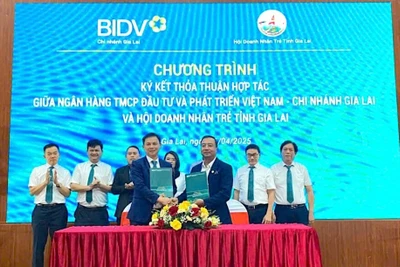 Agribank chi nhánh Đông Gia Lai ủng hộ 390 triệu đồng xóa nhà tạm, nhà dột nát