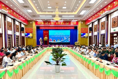 Chương trình đối thoại giữa lãnh đạo tỉnh với các doanh nghiệp trên địa bàn tỉnh. Ảnh: Hà Duy