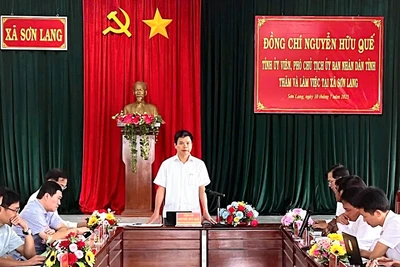 Phó Chủ tịch UBND tỉnh Gia Lai Nguyễn Hữu Quế làm việc tại xã Sơn Lang