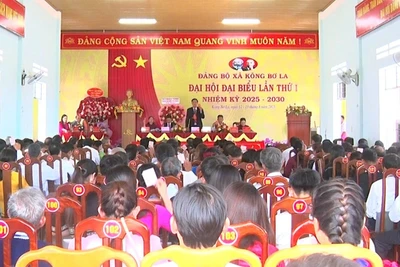 Đại hội Đảng bộ xã Kông Bơ La thông qua 18 chỉ tiêu chủ yếu nhiệm kỳ 2025-2030