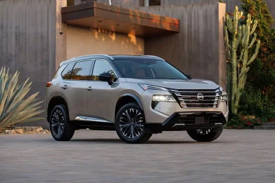 Nissan X-Trail 2025 bổ sung nhiều trang bị tiện ích, giá khởi điểm từ 956 triệu đồng