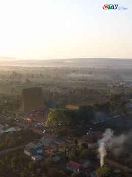 Sải bước đón bình minh, khám phá làng Kép