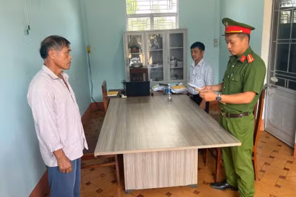 Khởi tố chủ trại heo xả trên 240 tấn chất thải ra môi trường 