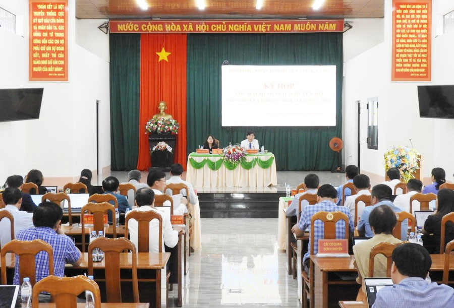 Quang cảnh Kỳ họp thứ 21 (chuyên đề) HĐND huyện Mang Yang khóa V (nhiệm kỳ 2021-2026). Ảnh Thanh Nhật 888.jpg
