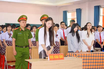 Gia Lai: Tổ chức phiên tòa giả định tuyên truyền pháp luật cho học sinh, thanh niên