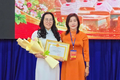 Cô Nguyễn Thị Phi Yến đạt giải nhất hội thi giáo viên chủ nhiệm lớp giỏi phường Pleiku