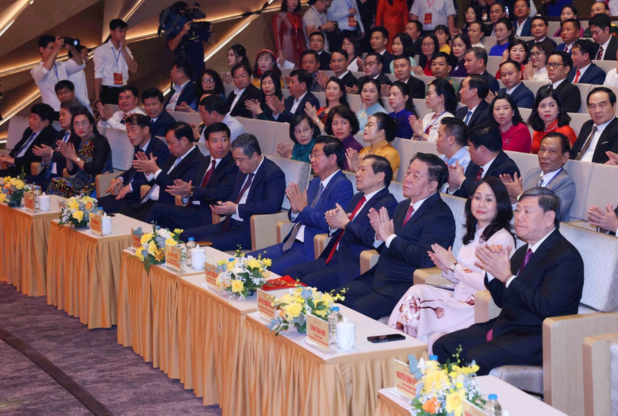 Quang cảnh buổi lễ (Nguồn: Daibieunhandan) z6618531153690-0532d741ec0b73902981c0c3d770df7e.jpg