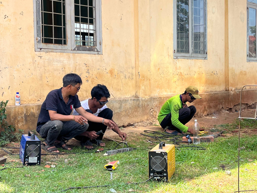 Người dân tộc thiểu số thuộc diện hộ nghèo được hỗ trợ kinh phí đào tạo và thủ tục đi làm việc tại nước ngoài theo hợp đồng lao động. Ảnh: P.V img-5699.jpg