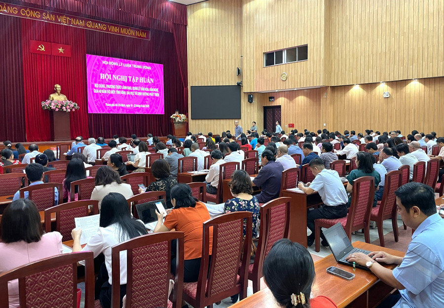 Quang cảnh hội nghị. Ảnh: Lam Nguyên 324890576036ea68b327.jpg