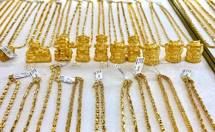 Giá vàng trong nước tiếp tục tăng mạnh trong phiên giao dịch cuối tuần. Ảnh: P.V