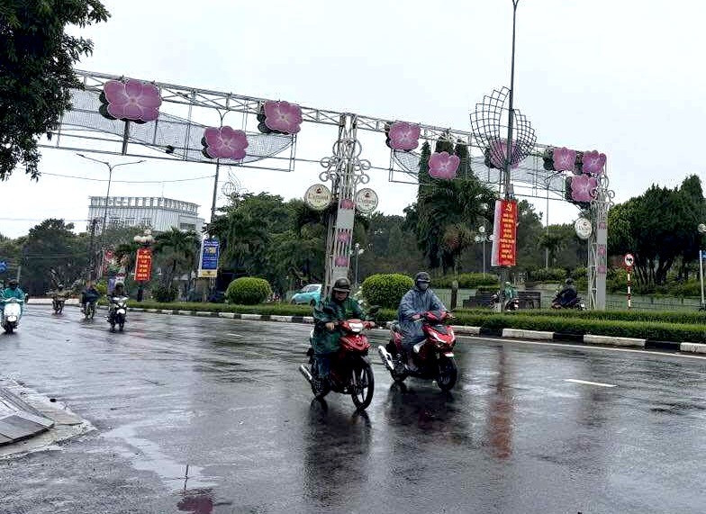 Các khu vực trên địa bàn tỉnh Gia Lai tiếp tục có mưa, lượng mưa phổ biến từ 20-40 mm, có nơi trên 50 mm. Ảnh: P.V mua-giong-gia-lai.jpg