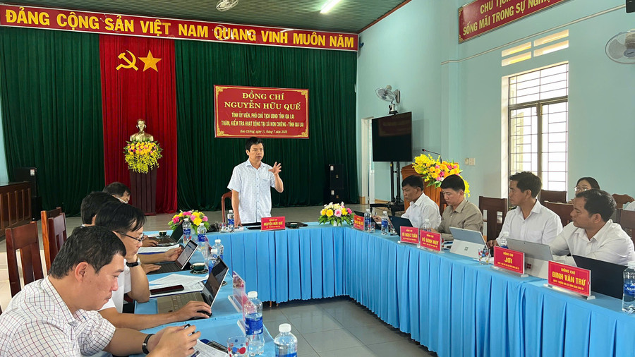 Phó Chủ tịch UBND tỉnh Nguyễn Hữu Quế phát biểu chỉ đạo tại buổi làm việc. Ảnh: Tuấn Quân pho-chu-tich-ubnd-tinh-nguyen-huu-que-ket-luan-buoi-lam-viec.jpg